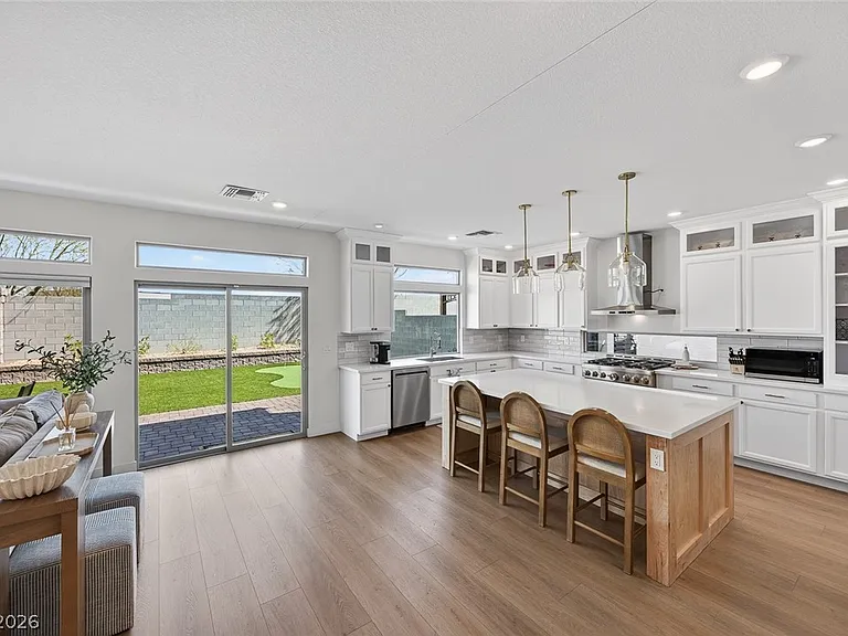 10446 Emerald Rye St — Photo 14