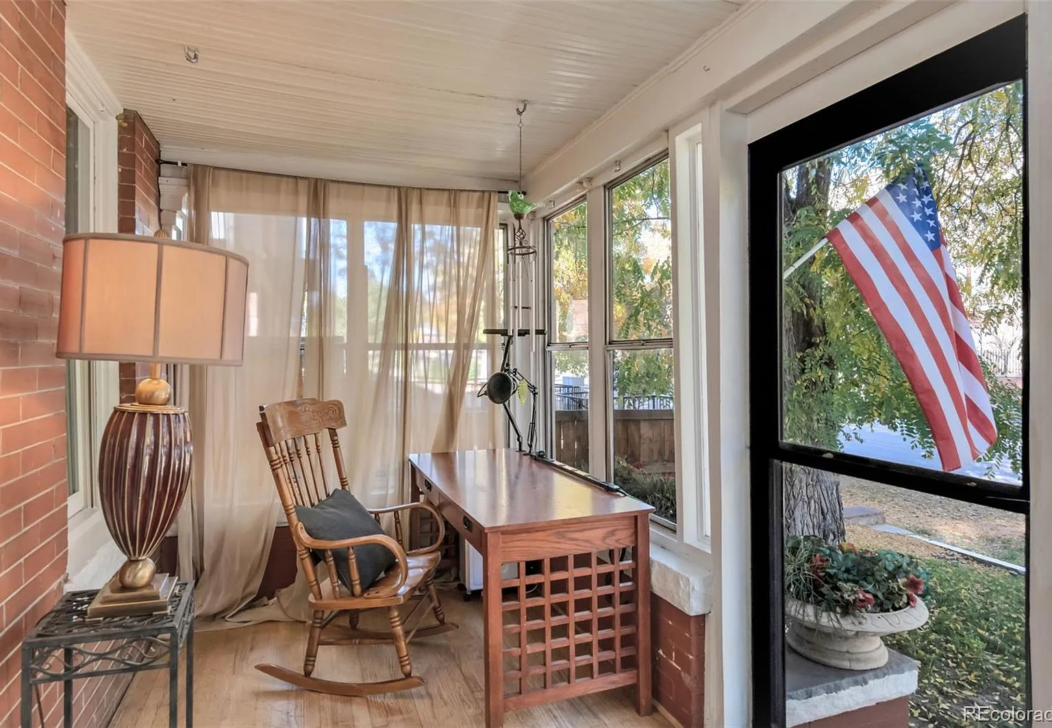 4 bed, 2.0 bath, 2278 sqft, $4,900 — Photo 2