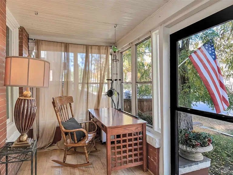 517 Josephine St — Photo 2
