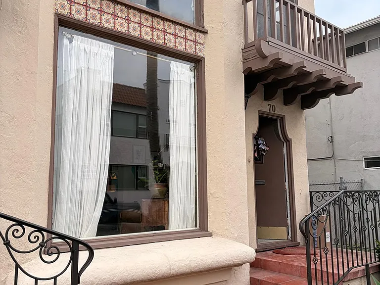 70 Roswell Ave — Photo 3