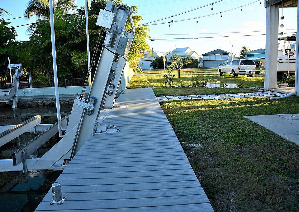 1st image of 369 Airport Dr N