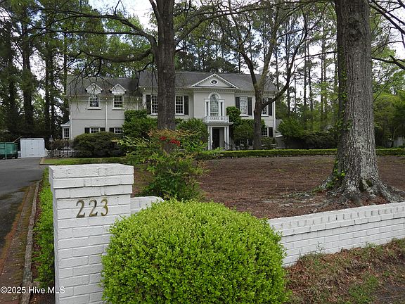 3rd image of 223 Country Club Drive