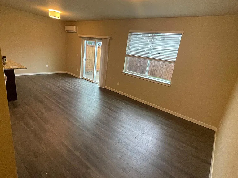 1903 Ahlers Ave #1 — Photo 5