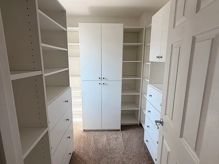 2221 Amaryllis Cir — Photo 10
