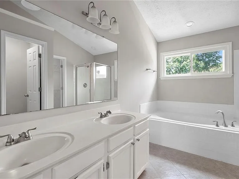 465 Mikasa Dr — Photo 6