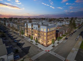 115-117 W 2nd St #402, Bayonne, NJ 07002