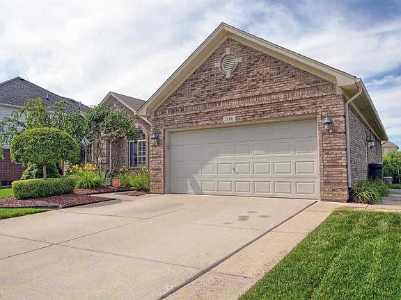 3rd image of 21411 Dogleg Dr