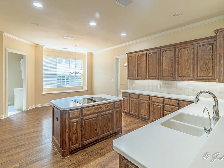 1053 Sir Lancelot Cir — Photo 26