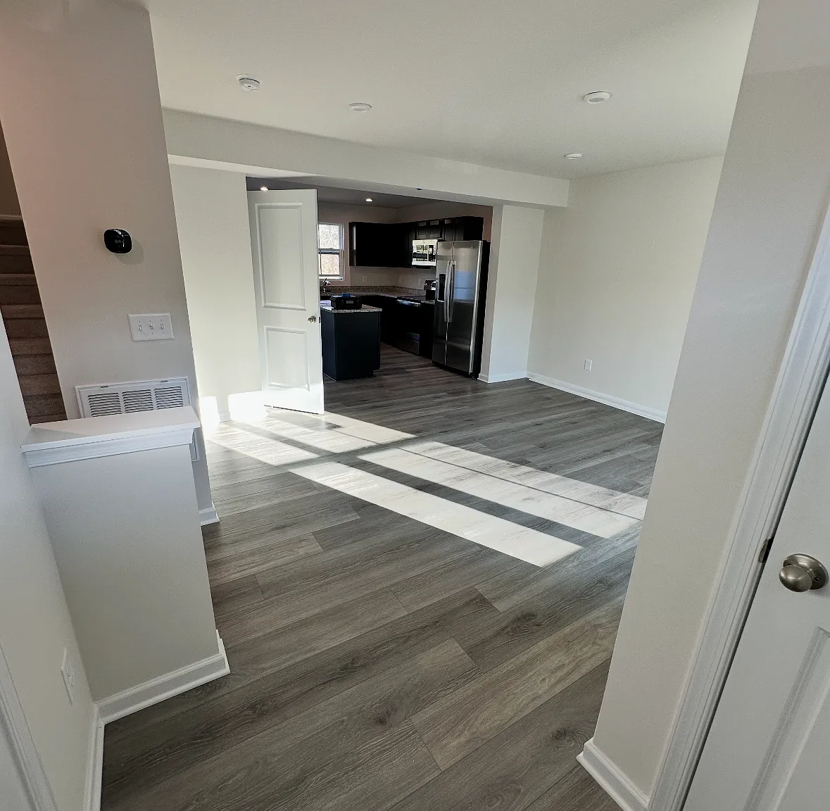 3 bed, 2.5 bath, 1220 sqft, $1,950 — Photo 3