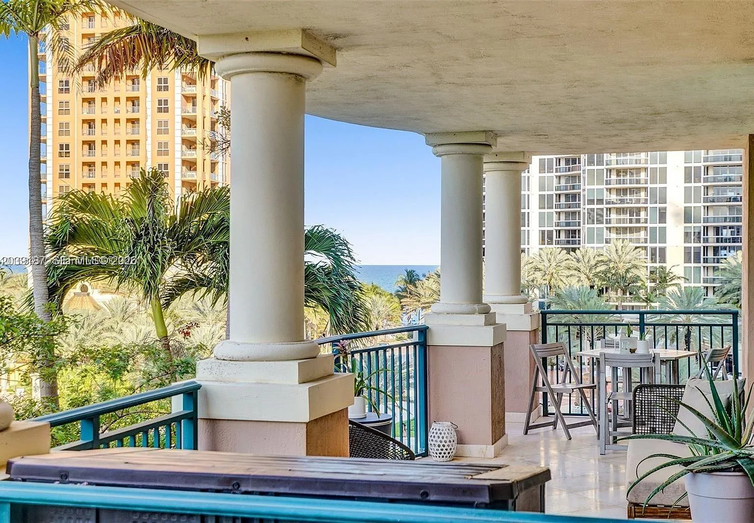 King David Of Sunny Isles — Photo 2