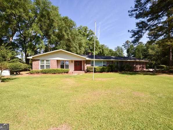 39 Adams St, Jesup, GA 31545