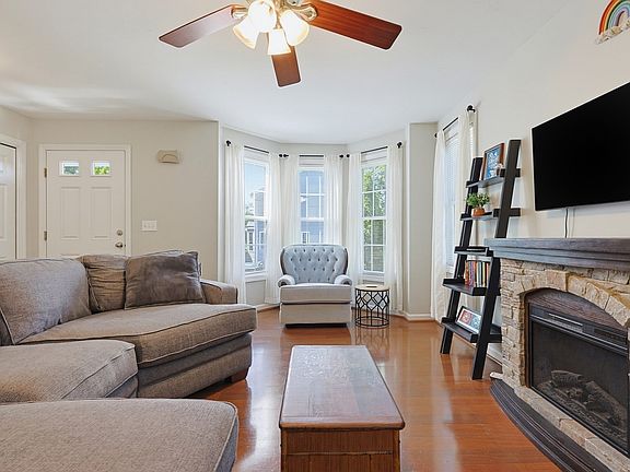 3rd image of 22 Churchill Ave APT B1