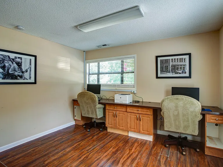 Woodberry Apartments — Photo 20
