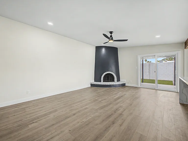 3922 E Larkspur Dr — Photo 4