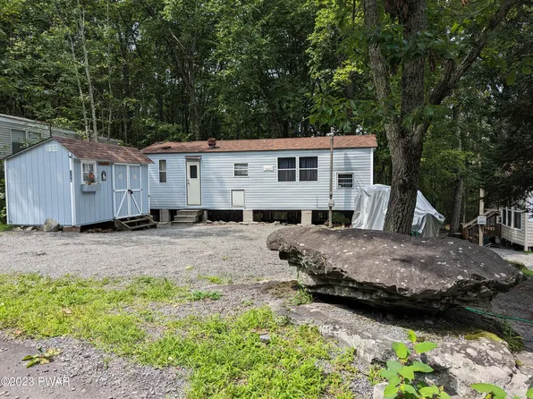 236 Shohola Pkwy N, Shohola, PA 18458