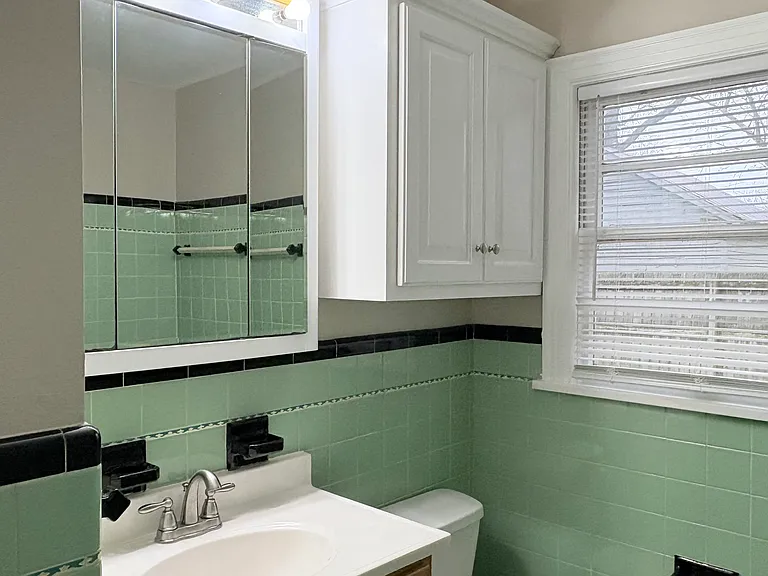 1405 Kenton St — Photo 12