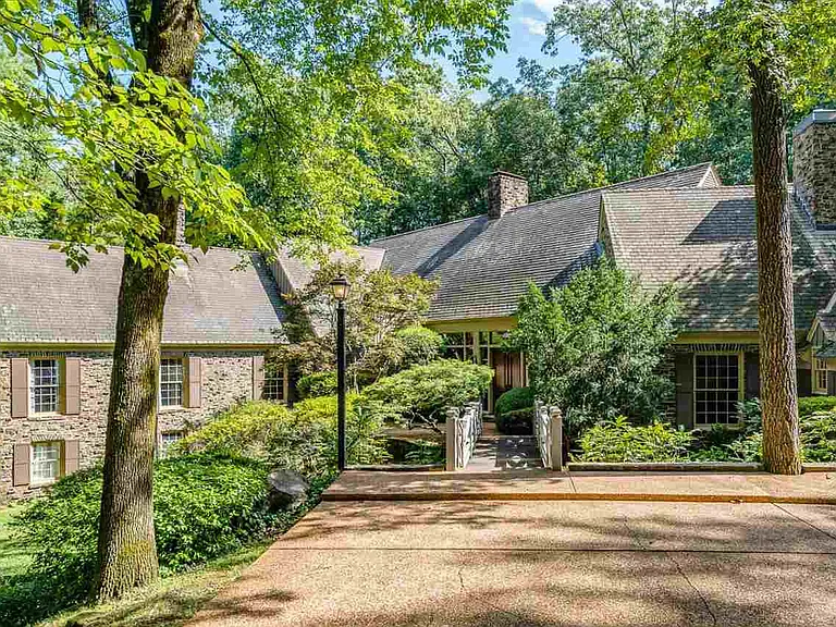 5711 Shady Grove Rd — Photo 1