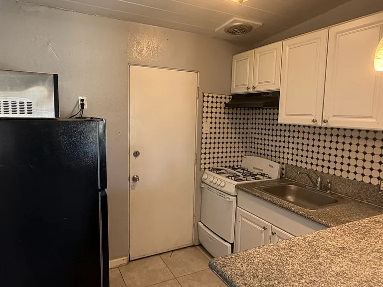 832 Riverside Pl #1 — Photo 4