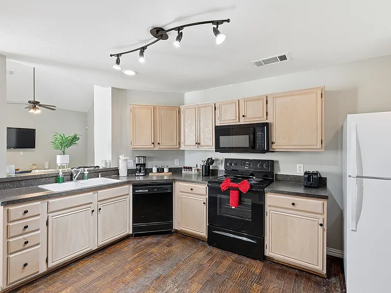9805 Preston Vineyard Dr — Photo 8