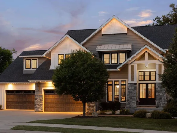 736 Woodland Hill Ct, Hamel, MN 55340