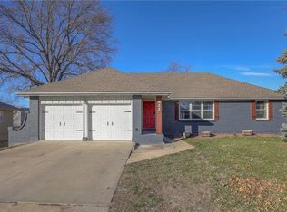 822 NE Swann Rd, Lees Summit, MO 64086