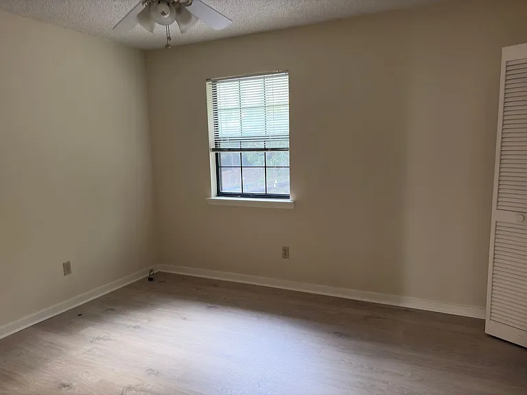 1461 Fisher Ln — Photo 8