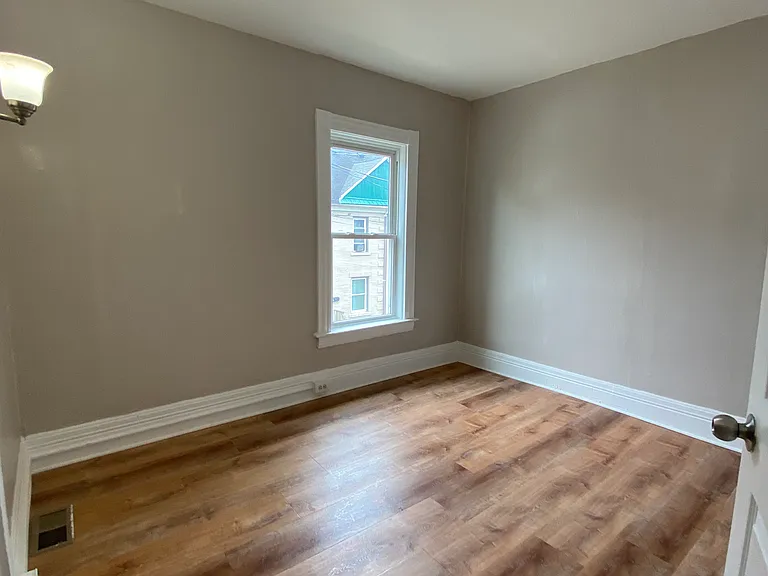 9 Lewis Pl — Photo 6