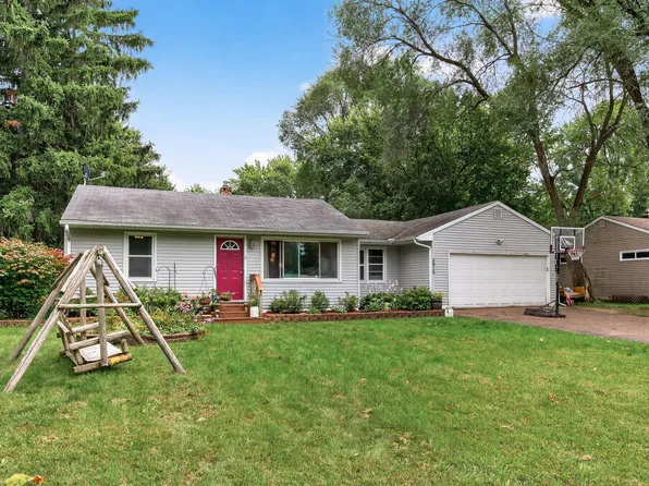 5910 Saint Albans St N, Shoreview, MN 55126