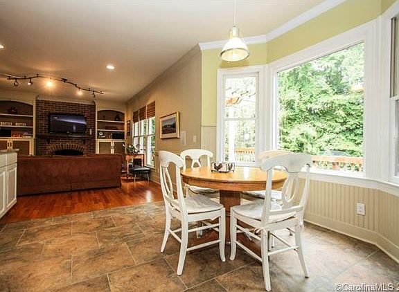 4th image of 7201 Saint Clair Dr