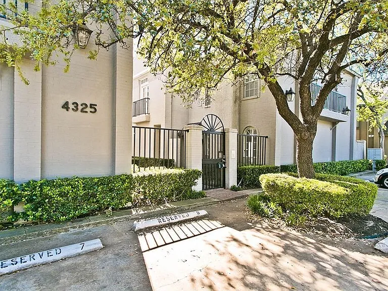 4325 Bowser Ave #110 — Photo 2
