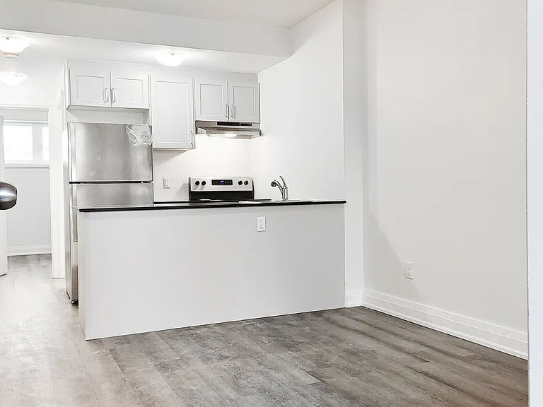 169 Lancaster St W #403 — Photo 6