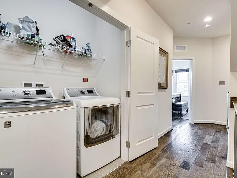 1133 S Monroe St — Photo 20