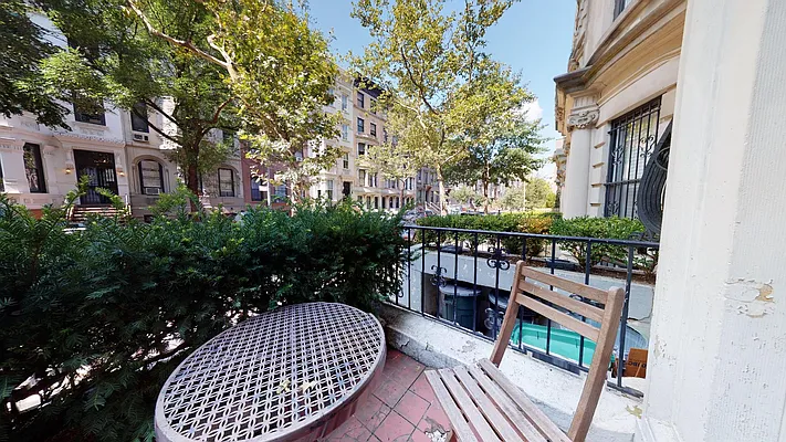 Rented by Bond New York | media 9