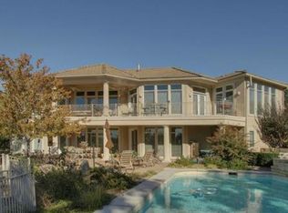 533 NE Shoreline Dr, Lees Summit, MO 64064