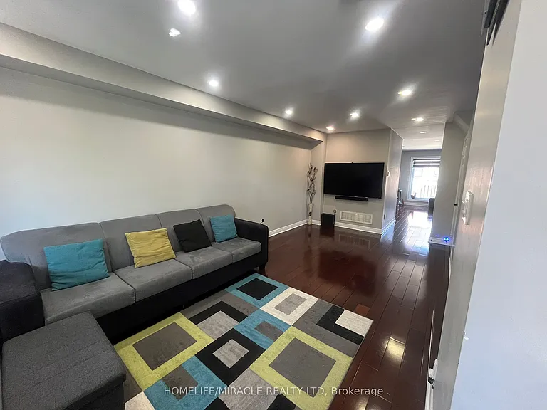 29 Hummingbird Dr — Photo 2