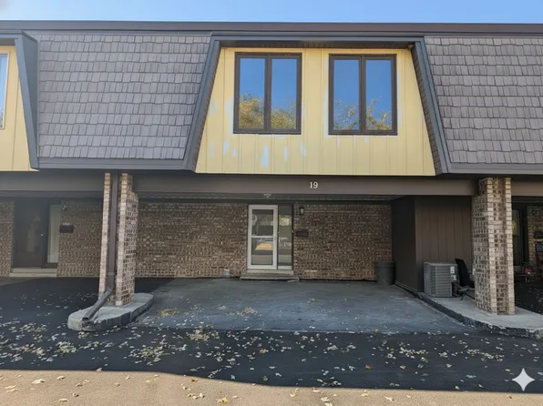 19 Cour Leroux, Palos Hills, IL 60465