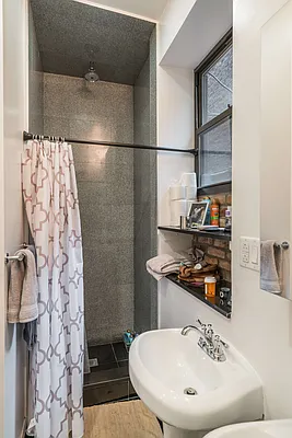 Rented by Compass | media 42