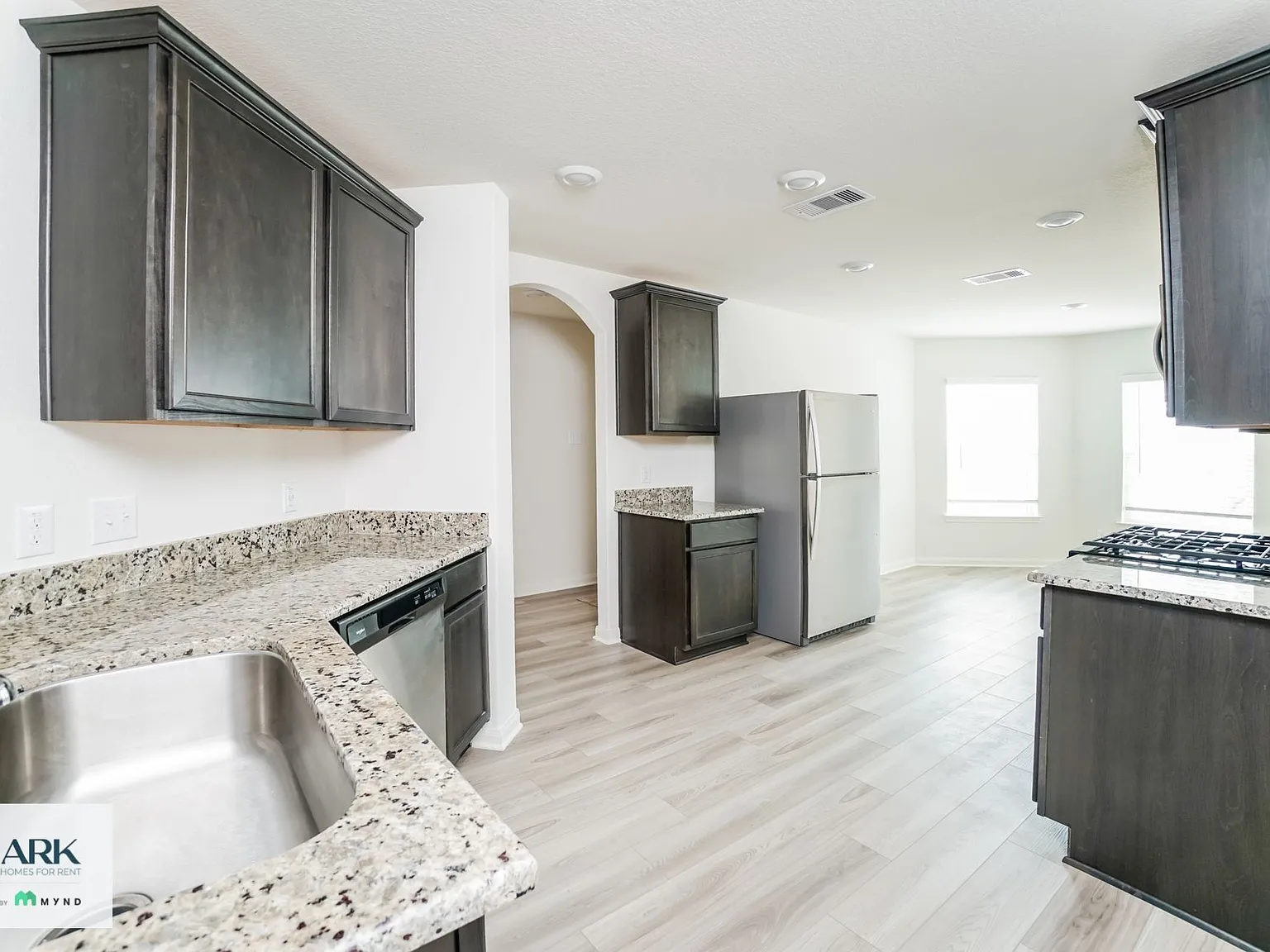 4 bed, 2.0 bath, 1787 sqft, $1,779 — Photo 2