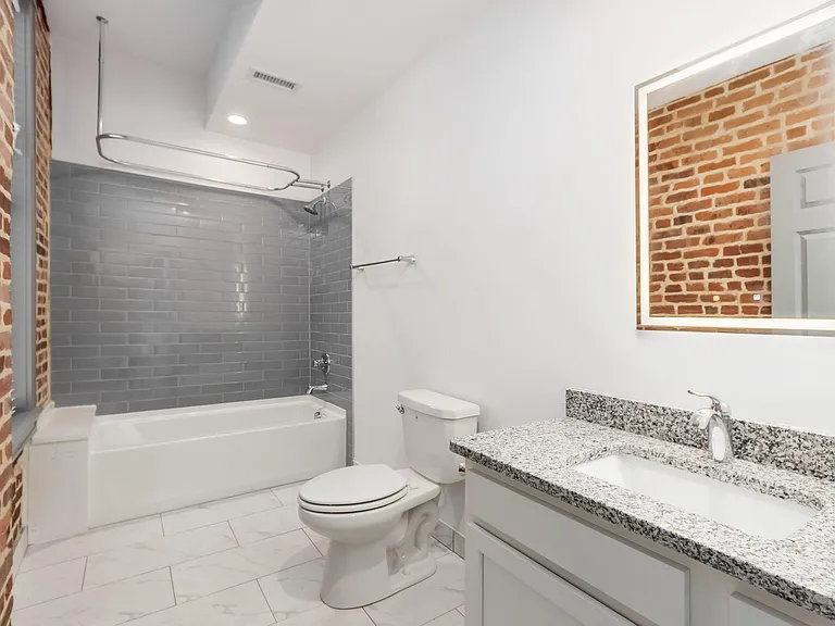 218 E Main St #3A — Photo 6