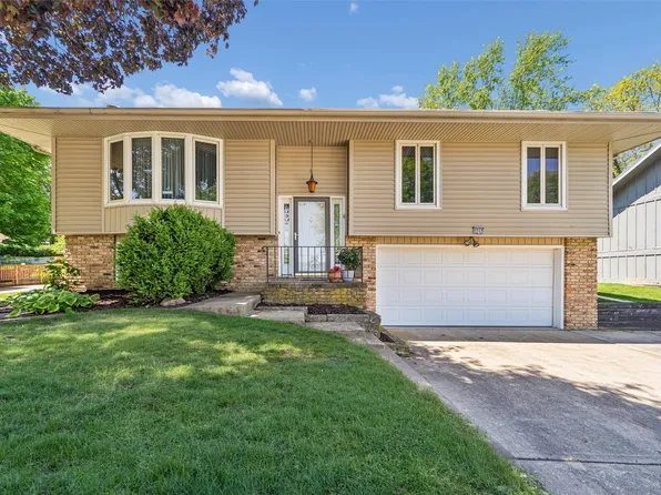 4028 81st St, Urbandale, IA 50322