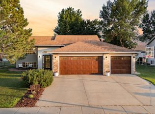 817 E Pine St, Brandon, SD 57005