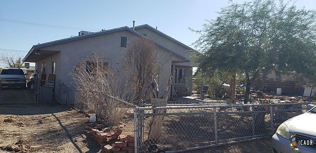 2nd image of 165 E Delta St