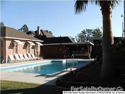 Family Pool with 2 full size bars