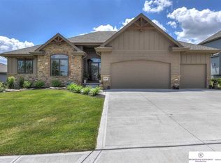 11549 Scott St, Omaha, NE 68142