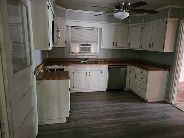 715 W Kaufman St, Paris, TX 75460