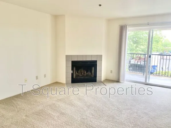 9719 Holly Dr APT 205, Everett, WA 98204