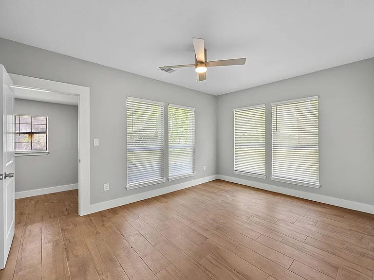3916 Kennon St — Photo 10