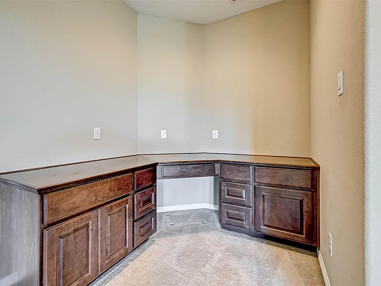 2914 Cotswold Ln — Photo 29