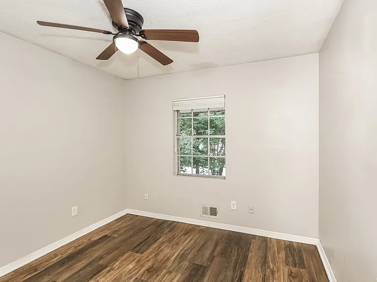 4522 Doral Dr SW — Photo 16