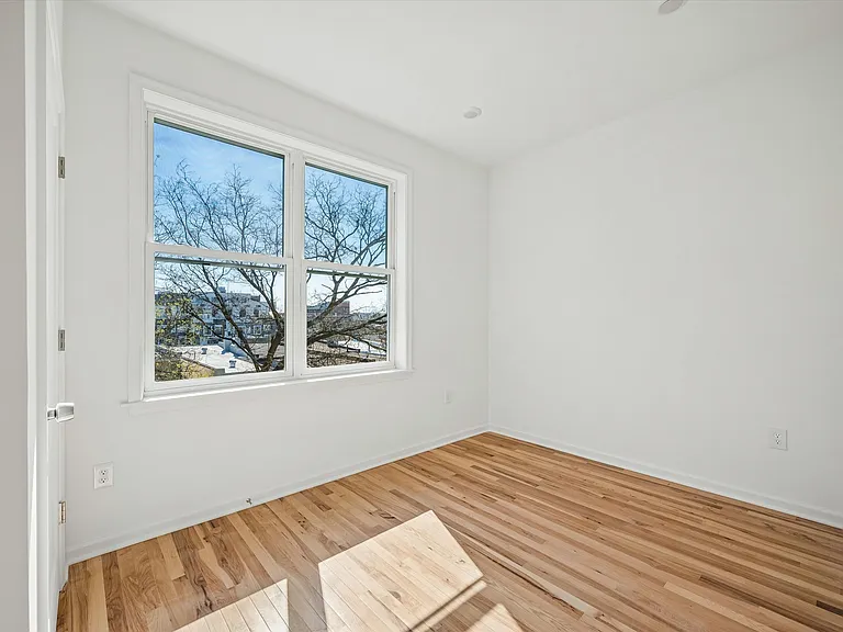1645 N Marshall St #3 — Photo 8